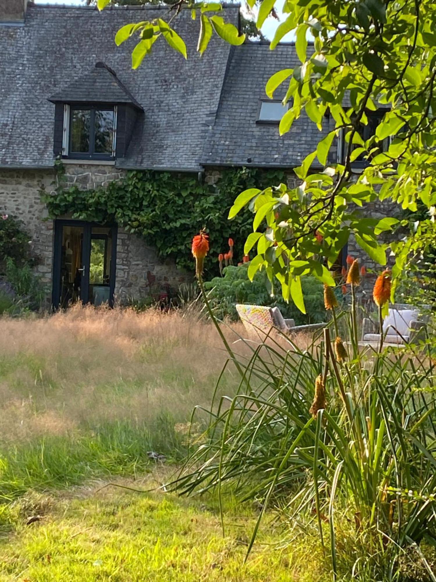 L'Hotie De Broceliande, Au Coeur Des Sites Naturels Et Legendaires Paimpont Exterior photo